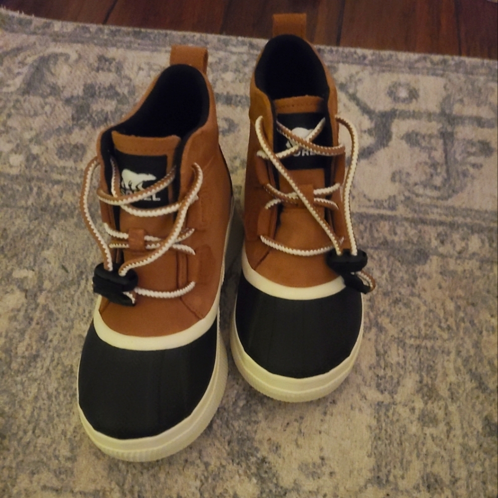 Sorel kids boots youth size 3 NWOT